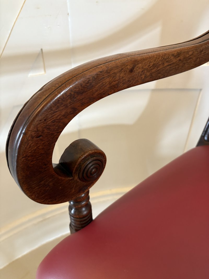 Pair of Antique George III Quality Mahogany Desk Chairs - Image 8